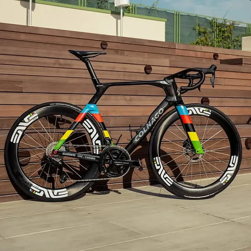 Colnago em pintura World Champion montada pela Lima & Limão
